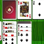 緑色の背景に並べられたトランプカード。