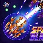 オレンジ色の宇宙船が右側に向かってレーザーを発射しているシーン。