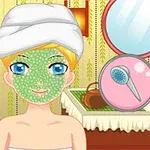 タオルを巻いた髪の女性が緑のフェイスマスクをつけ、バックグラウンドには化粧品と鏡がある。
