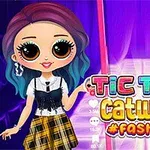 大きな目をしたキャラクターが紫色の背景のランウェイでポーズを取っている。