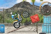 バイクに乗って難しい障害物をクリアしよう