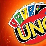 赤い背景に、色とりどりのカードが広がり、「UNO」のロゴが中央にあるイラスト。