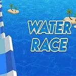 青い水上コースを赤いキャラクターが緑のボートで進む様子が描かれた画像。