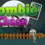 色とりどりの文字で「Zombie Chase」と書かれた夜のシーンで、フェンスの前に大きな満月、アニメ風のゾンビと人のキャラクターが描かれている。