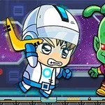 宇宙服を着たキャラクターが緑色のエイリアンと対峙している。